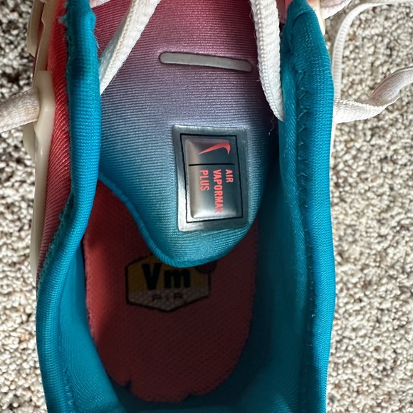Nike Air Vapormax Plus EUC - Picture 3 of 3